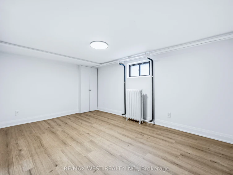 32 Heale Avenue, Toronto, ON, M1N 3X7 - 32