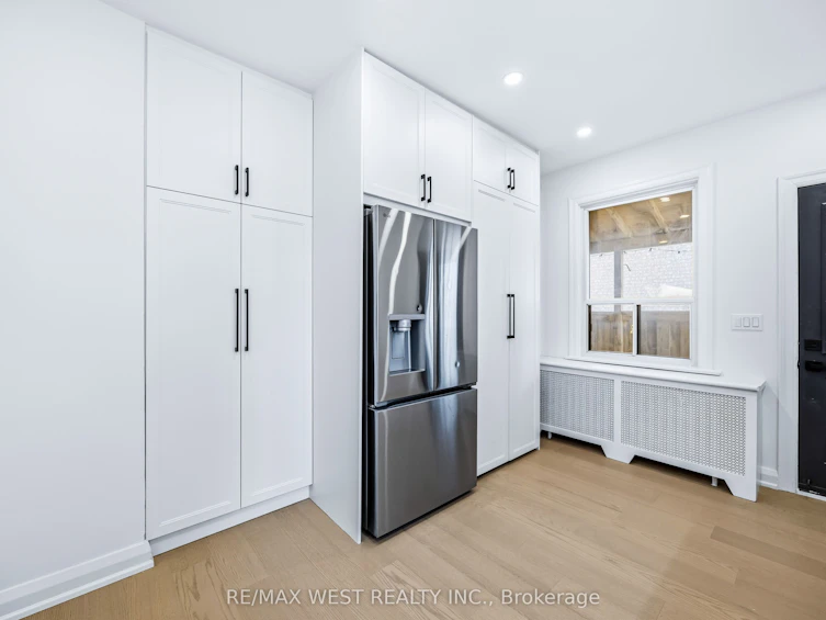 32 Heale Avenue, Toronto, ON, M1N 3X7 - 13