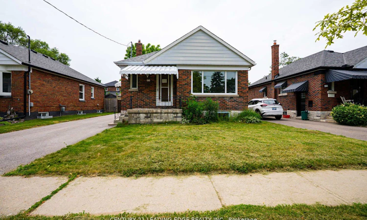 96 Oakes Avenue
