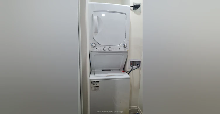 Room A-10 Emmott Avenue, Toronto, ON, M1L 2X3 - 14