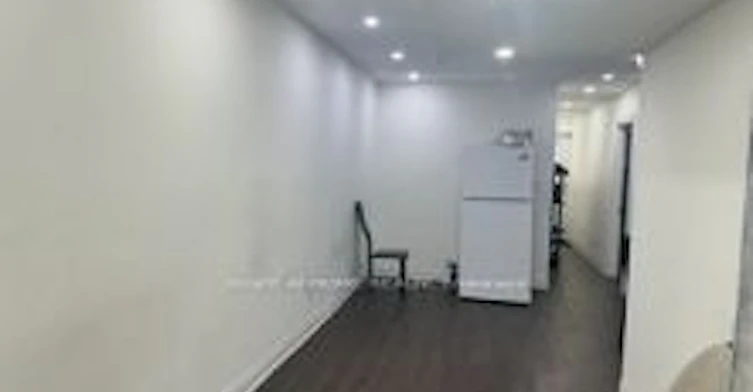 Room A-10 Emmott Avenue, Toronto, ON, M1L 2X3 - 12
