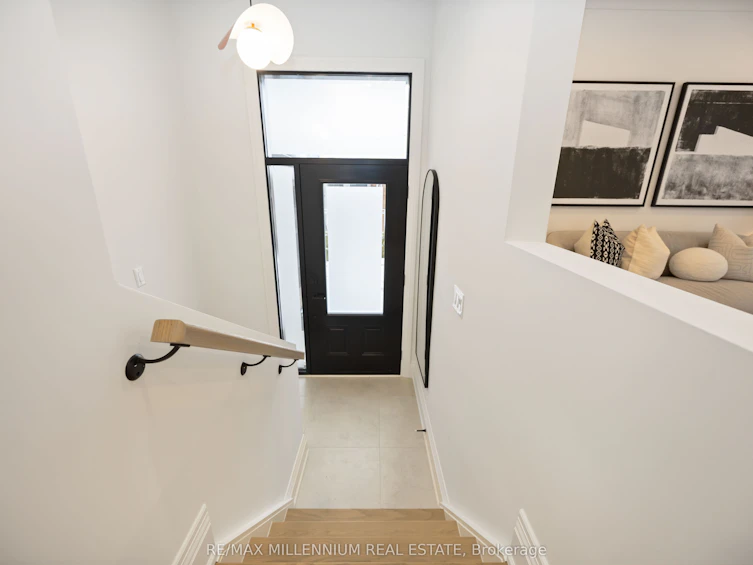 131 Applefield Drive, Toronto, ON, M1P 3Y5 - 4