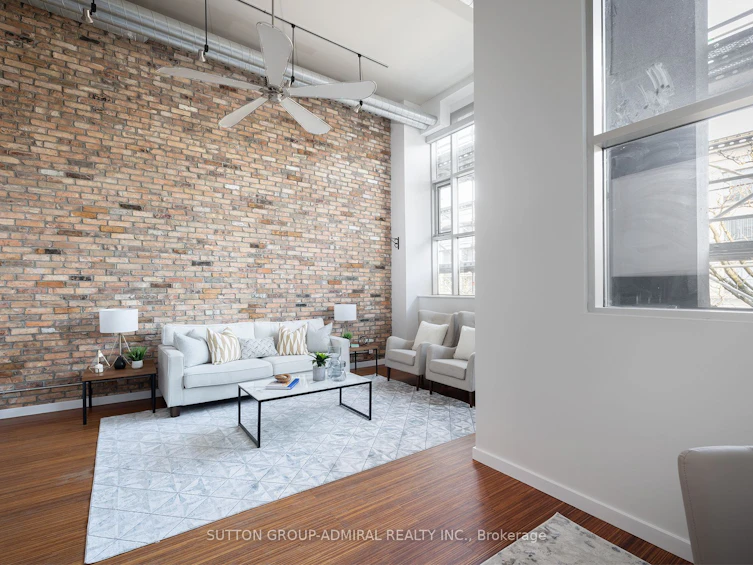 201-1852 Queen Street E, Toronto, ON, M4L 1H1