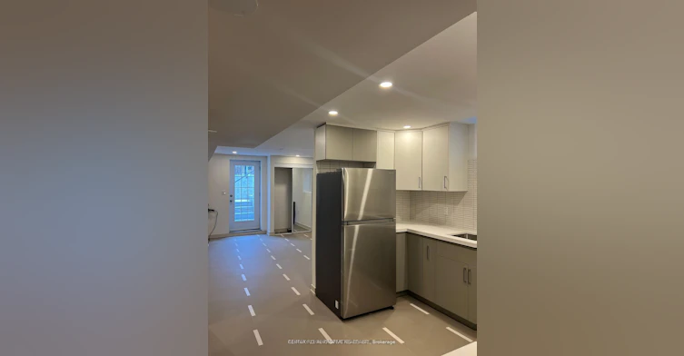 1042 Kingpeak Crescent, Pickering, ON, L1X 0H3 - 10
