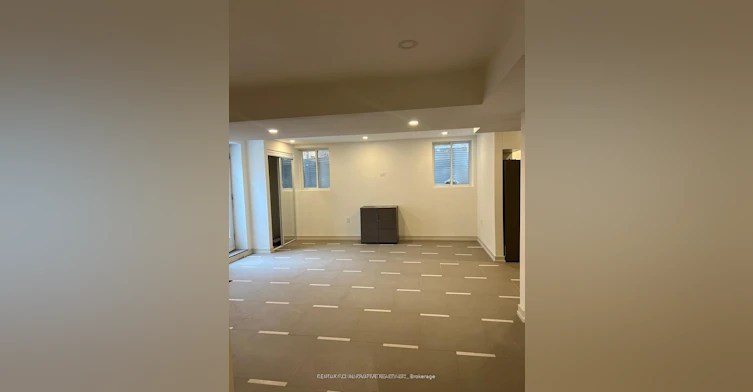 1042 Kingpeak Crescent, Pickering, ON, L1X 0H3 - 5