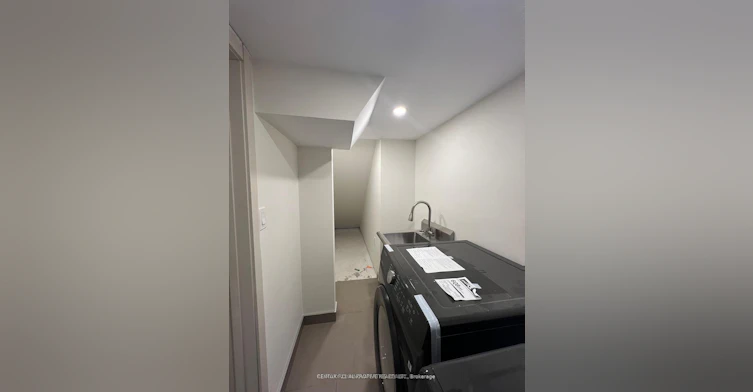 1042 Kingpeak Crescent, Pickering, ON, L1X 0H3 - 24