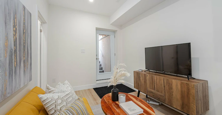 2B Holmstead Avenue, Toronto, ON, M4B 1T1 - 38