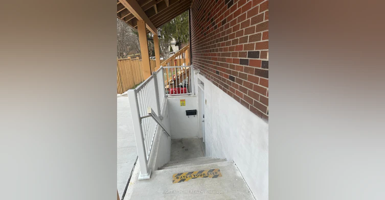 Lower Level-5294 Lawrence Avenue E, Toronto, ON, M1C 1R4 - 6