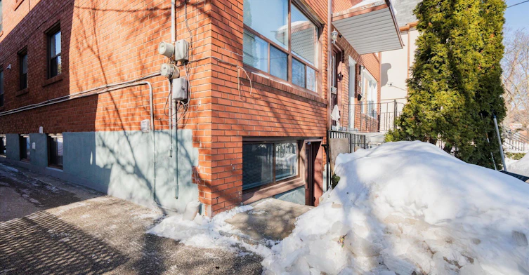 Lower 1-224 Pickering Street, Toronto, ON, M4E 3J8 - 2