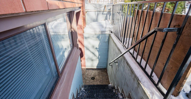 Lower 1-224 Pickering Street, Toronto, ON, M4E 3J8 - 3