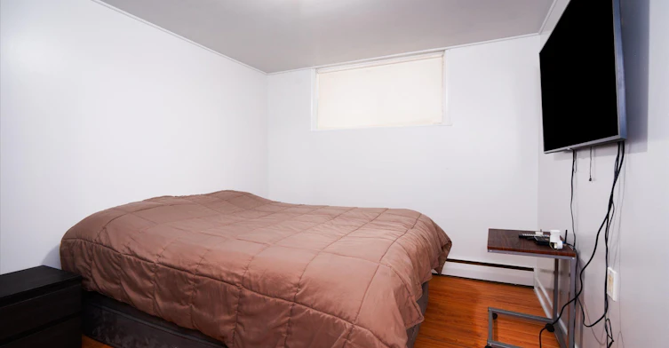 Lower Bach-224 Pickering Street, Toronto, ON, M4E 3J8 - 6