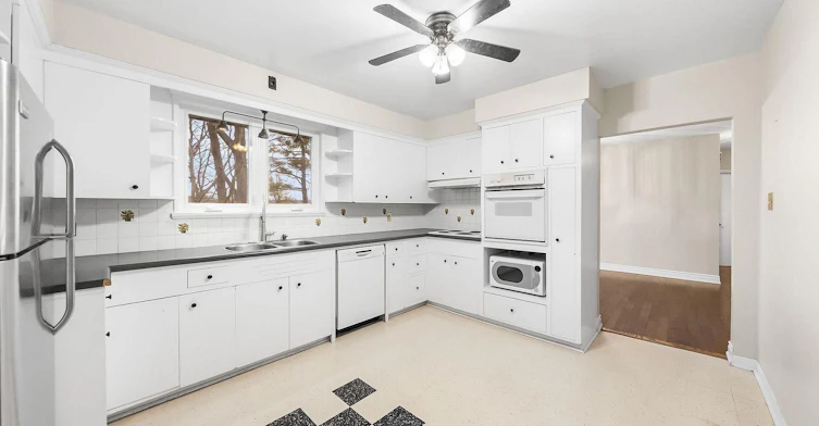 541 Rouge Hills Drive, Toronto, ON, M1C 2Z9 - 16