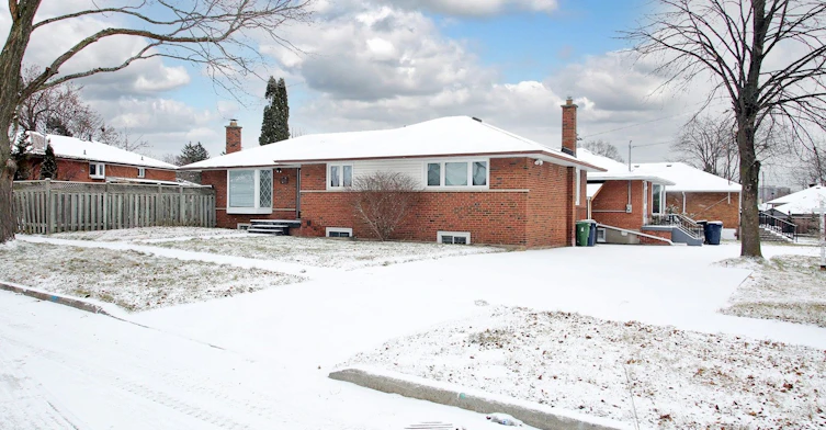 1 Barnes Crescent, Toronto, ON, M1G 1Z8 - 3