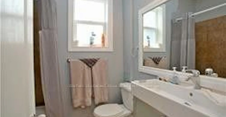 Main Fl-104 Leslie Street E, Toronto, ON, M4M 3C7 - 15