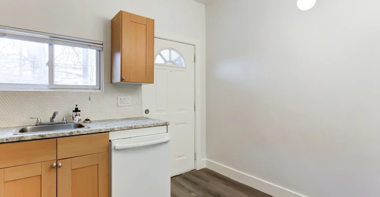 Main Fl-104 Leslie Street E, Toronto, ON, M4M 3C7 - 3