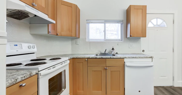 Main Fl-104 Leslie Street E, Toronto, ON, M4M 3C7 - 4