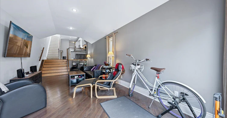169 King Edward Avenue, Toronto, ON, M4C 5J7 - 5
