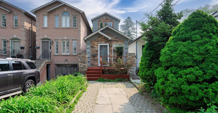 169 King Edward Avenue, Toronto, ON, M4C 5J7 - 3