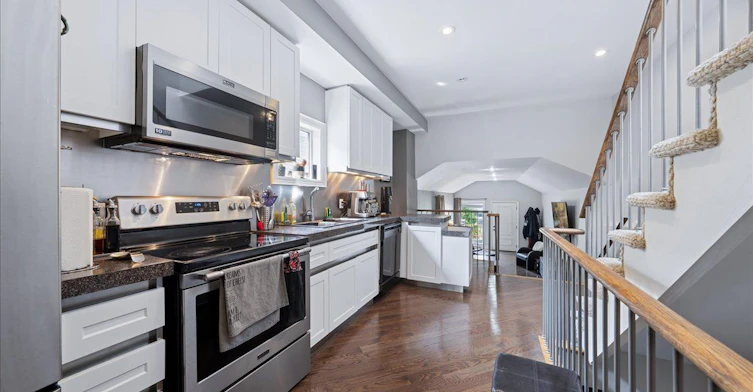 169 King Edward Avenue, Toronto, ON, M4C 5J7 - 12