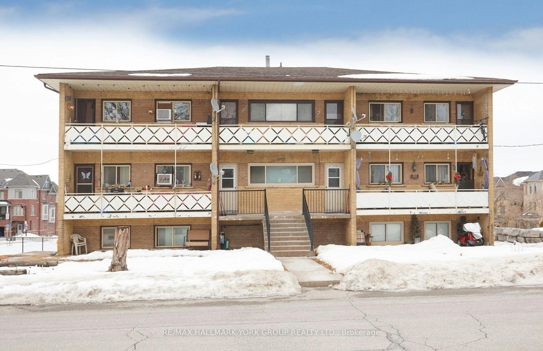 1613 Dufferin Street, Whitby, ON, L1N 1B3