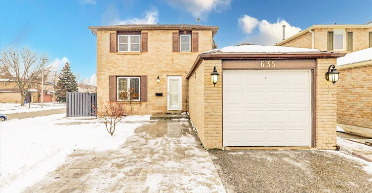 BSMT-635 Beckworth Square, Pickering, ON, L1V 3X3