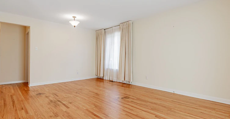 Main Unit-36 Par Avenue, Toronto, ON, M1G 2G4 - 5