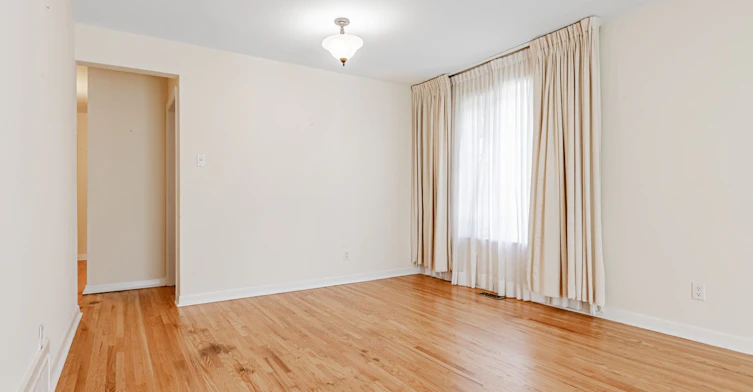 Main Unit-36 Par Avenue, Toronto, ON, M1G 2G4 - 13