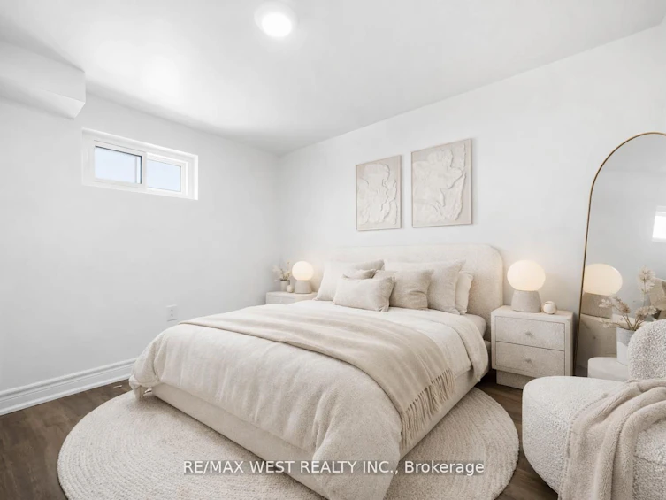 902 Woodbine Avenue, Toronto, ON, M4C 4B5 - 38