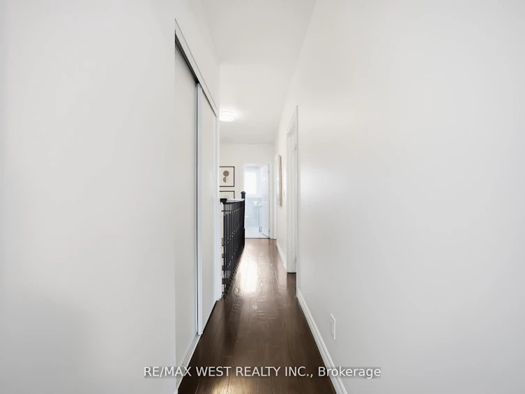 902 Woodbine Avenue, Toronto, ON, M4C 4B5 - 23