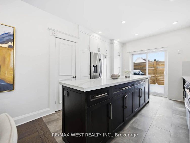 902 Woodbine Avenue, Toronto, ON, M4C 4B5 - 16