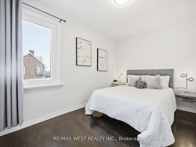 902 Woodbine Avenue, Toronto, ON, M4C 4B5 - 28
