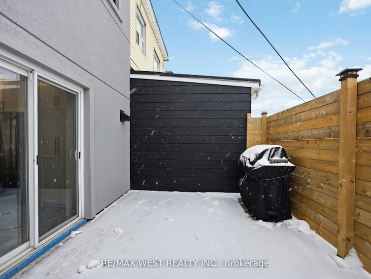 902 Woodbine Avenue, Toronto, ON, M4C 4B5 - 19