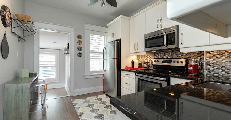 639 Mortimer Avenue, Toronto, ON, M4C 2J9