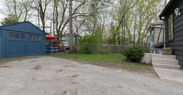 639 Mortimer Avenue, Toronto, ON, M4C 2J9 - 13