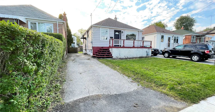52 Claremore Avenue, Toronto, ON, M1N 3R9 - 2
