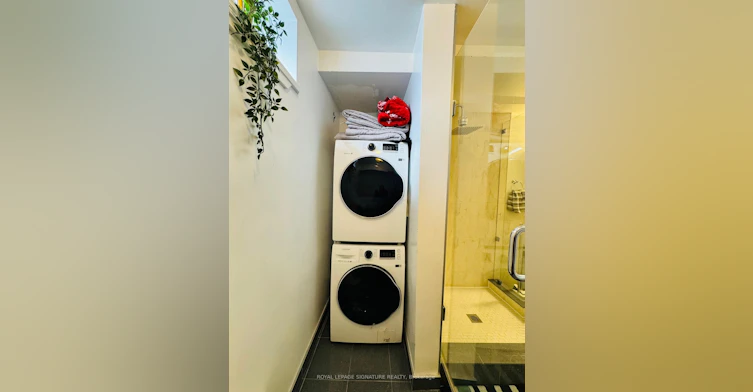 Lower-87 Leroy Avenue, Toronto, ON, M4J 4G9 - 8