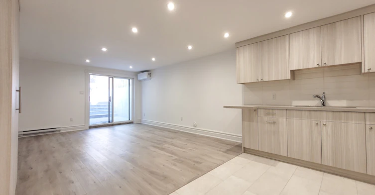 Lower-18 Coxwell Avenue, Toronto, ON, M4L 3A7