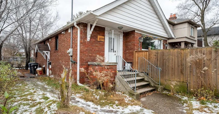 Lower-1277 Broadview Avenue, Toronto, ON, M4K 2T5 - 19