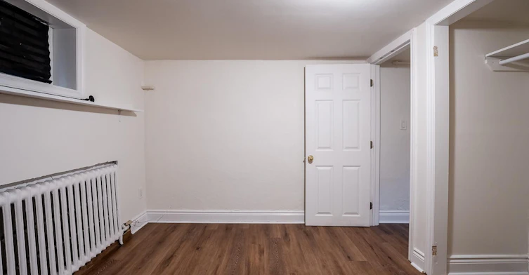 Lower-1277 Broadview Avenue, Toronto, ON, M4K 2T5 - 10
