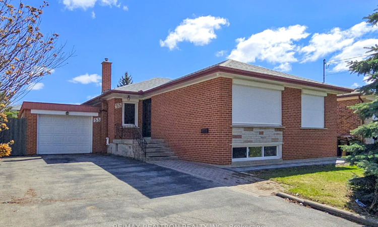 53 Fairglen Avenue