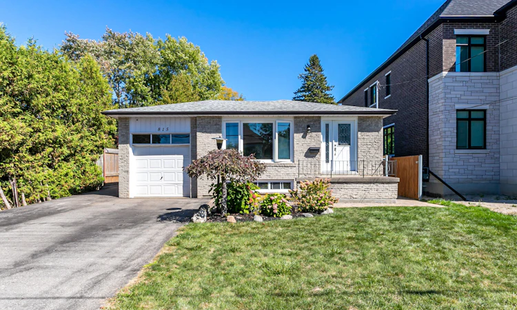 815 Douglas Avenue