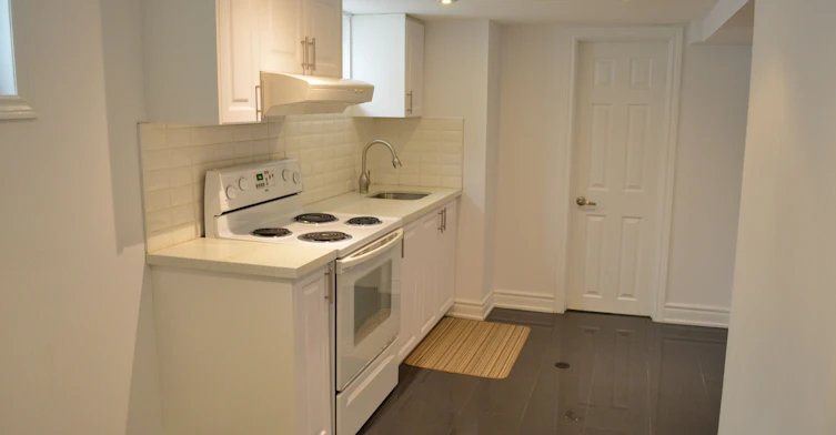 Bsmt-10 Tartan Avenue, Toronto, ON, M1L 1T6 - 4