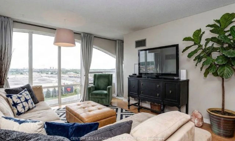 815-1665 Pickering Parkway