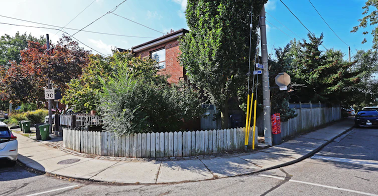 Lower-212 Glebemount Avenue, Toronto, ON, M4C 3T1