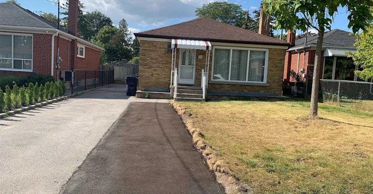 70 Seminole Avenue, Toronto, ON, M1J 1N4