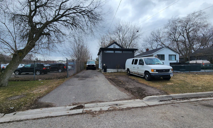203 Valencia Road