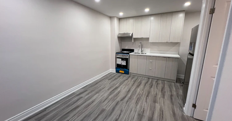 APT 1-1324B Gerrard Street E, Toronto, ON, M4L 1Z1 - 4