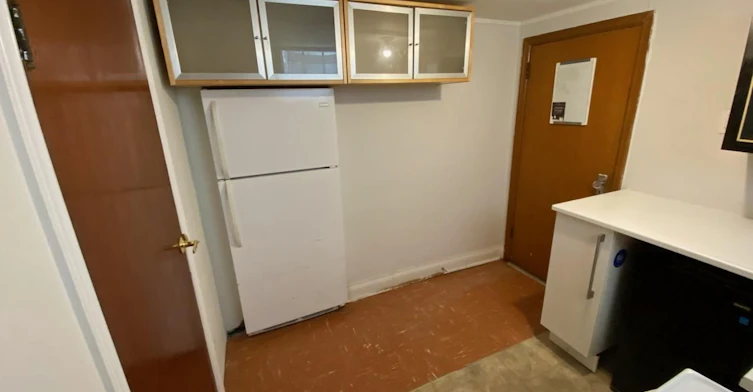 (BSMT)-11 Hutton Avenue, Toronto, ON, M4C 3L2 - 6