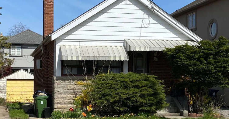 (BSMT)-11 Hutton Avenue, Toronto, ON, M4C 3L2