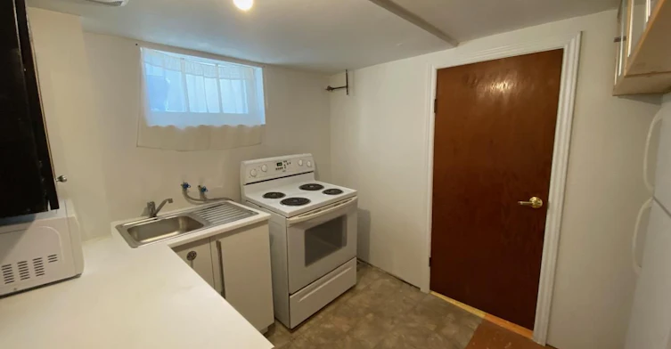 (BSMT)-11 Hutton Avenue, Toronto, ON, M4C 3L2 - 5